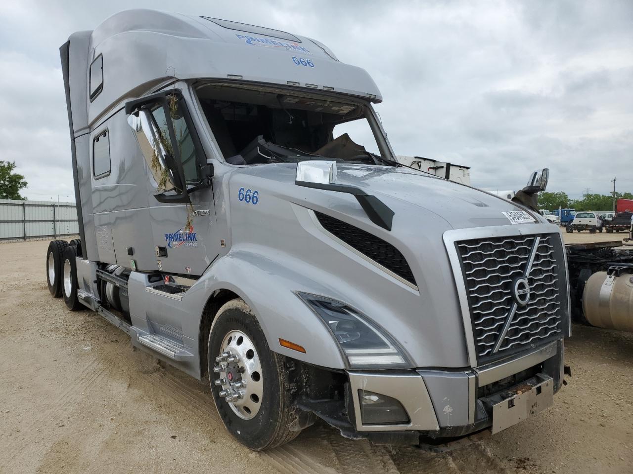 2022 VOLVO VN VNL