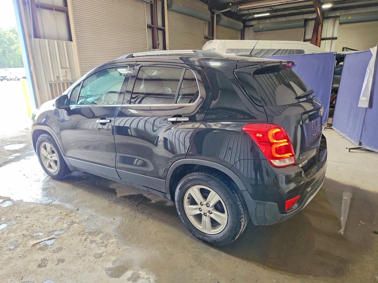 2019 CHEVROLET TRAX 1LT — снимка 2