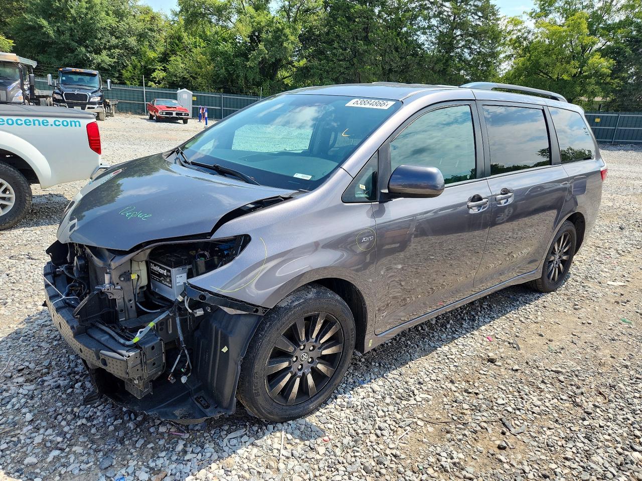 2020 TOYOTA SIENNA LE