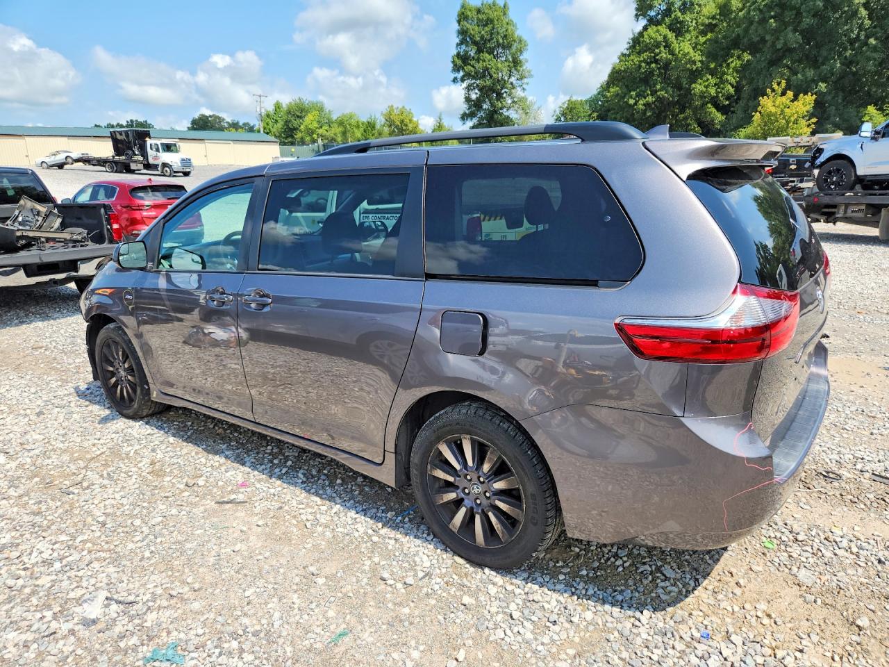 2020 TOYOTA SIENNA LE — снимка 2