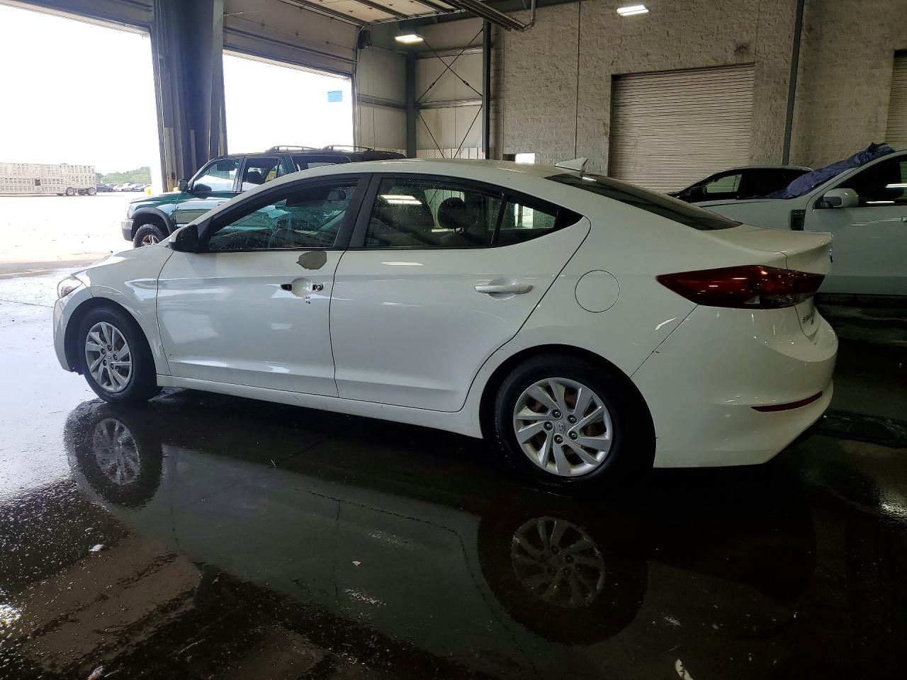 2017 HYUNDAI ELANTRA SE — снимка 2