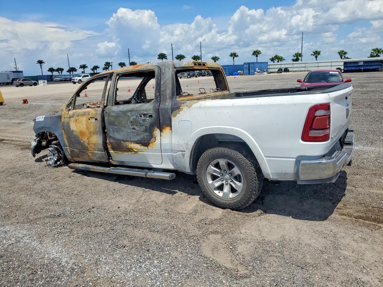 2022 RAM 1500 LARAMIE — снимка 2