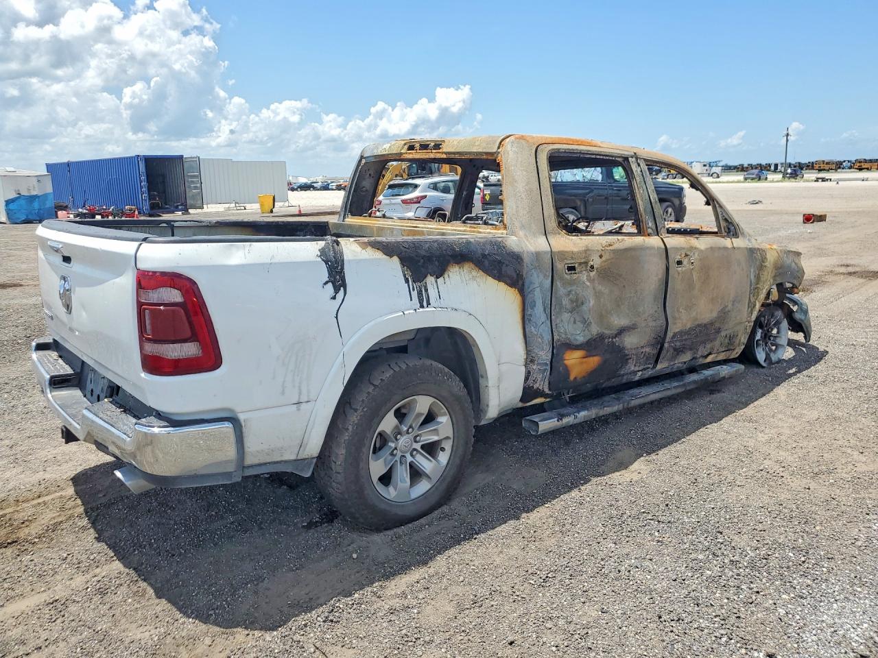 2022 RAM 1500 LARAMIE — снимка 3
