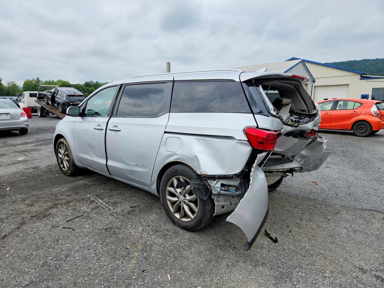 2019 KIA SEDONA LX — снимка 2