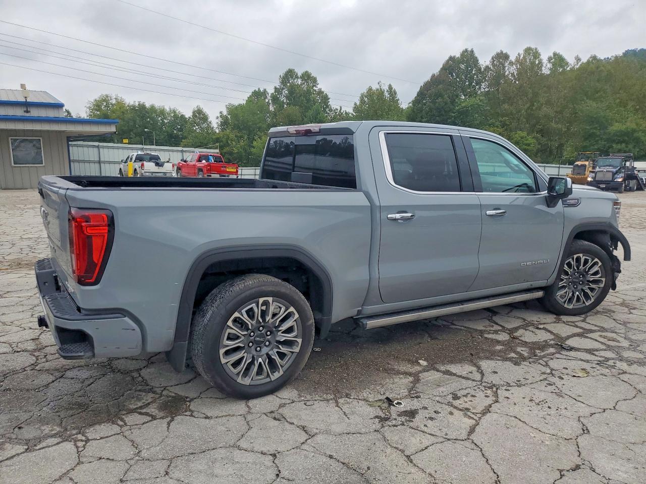 2025 GMC SIERRA 1500 DENALI C — снимка 3