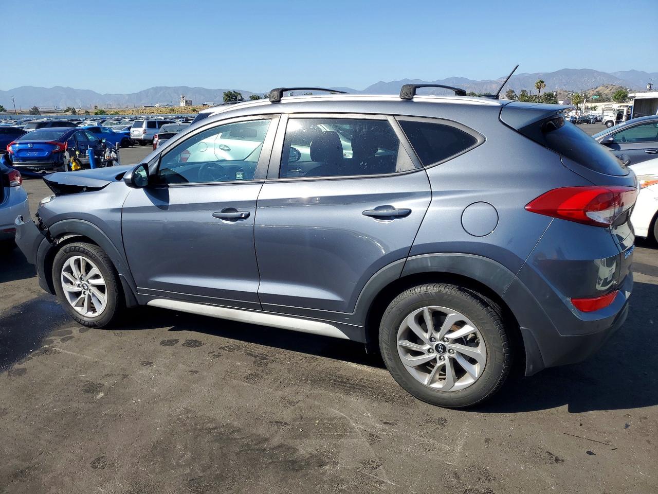 2017 HYUNDAI TUCSON SE — снимка 2