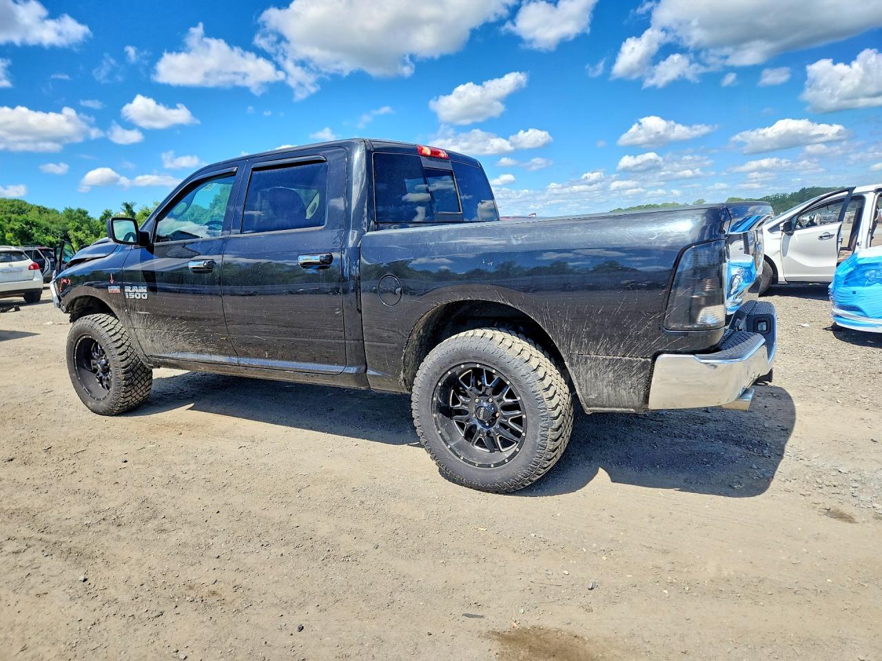 2018 RAM 1500 SLT — снимка 2