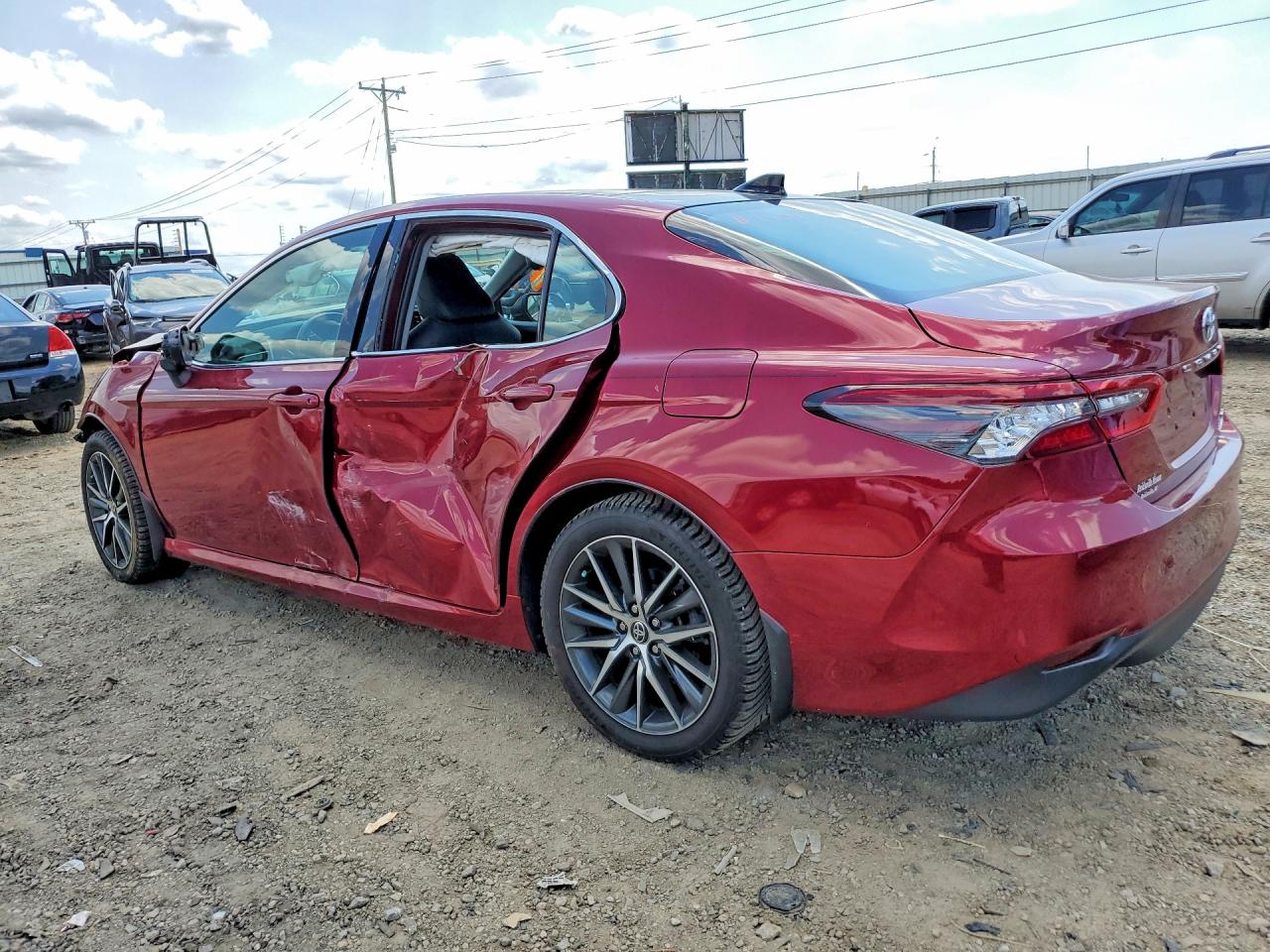 2021 TOYOTA CAMRY XLE — снимка 2