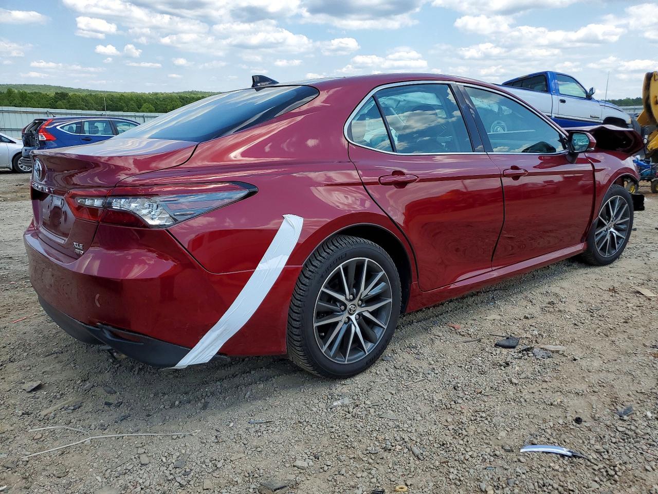 2021 TOYOTA CAMRY XLE — снимка 3