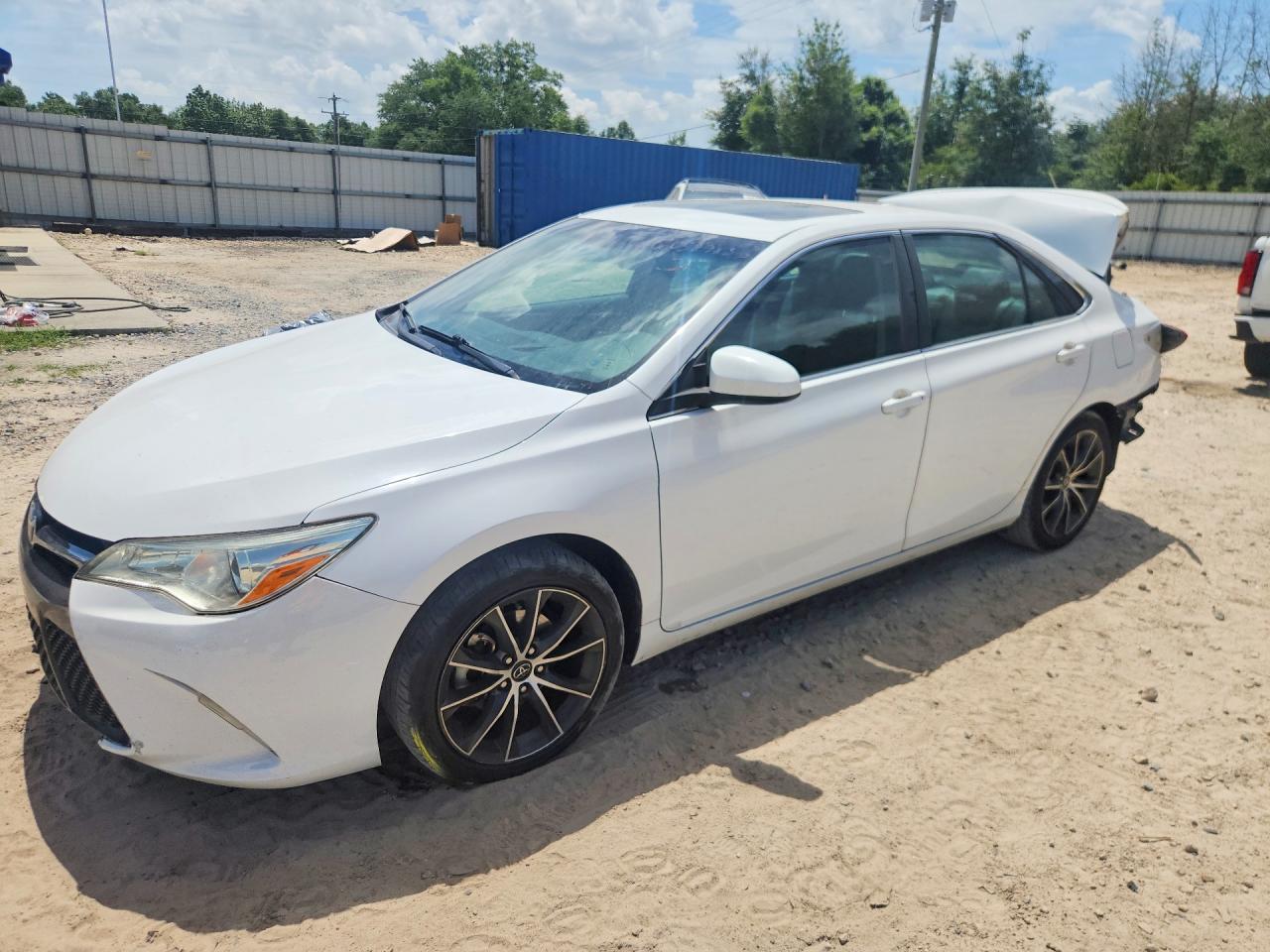 2016 TOYOTA CAMRY XSE
