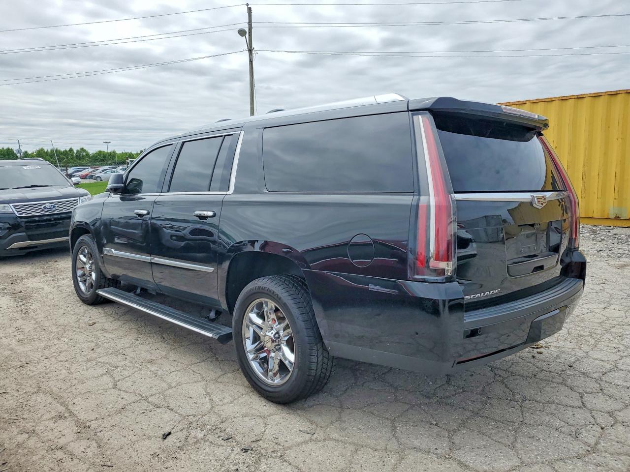 2017 CADILLAC ESCALADE ESV PLATINUM — снимка 2
