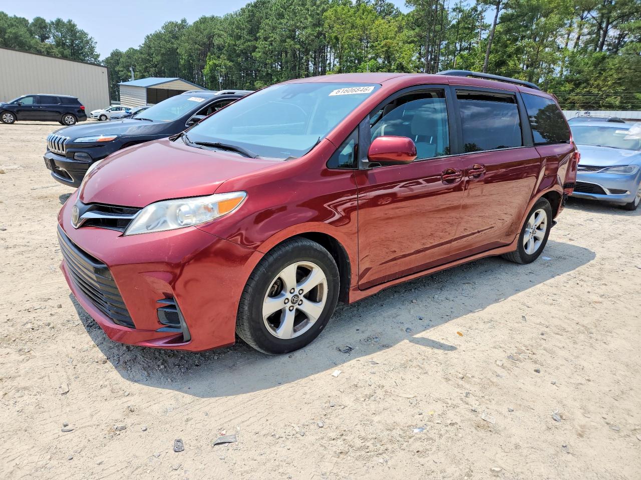 2018 TOYOTA SIENNA LE