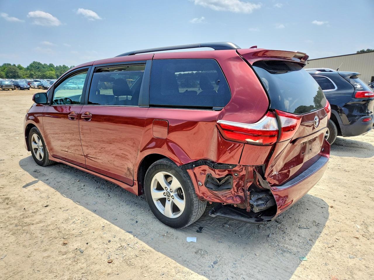 2018 TOYOTA SIENNA LE — снимка 2
