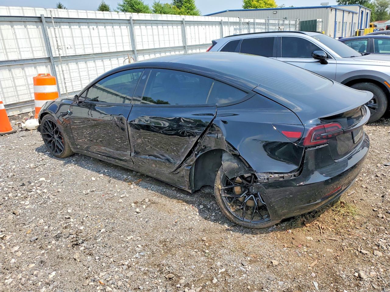 2022 TESLA MODEL 3 — снимка 2