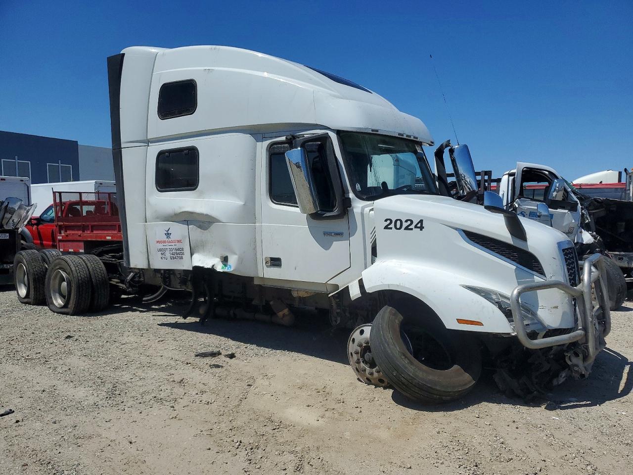 2024 VOLVO VNL