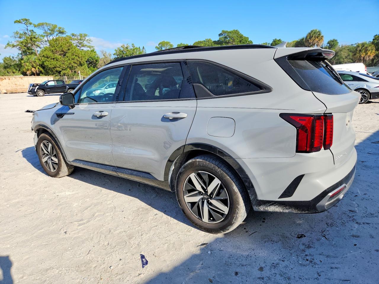 2023 KIA SORENTO EX — снимка 2