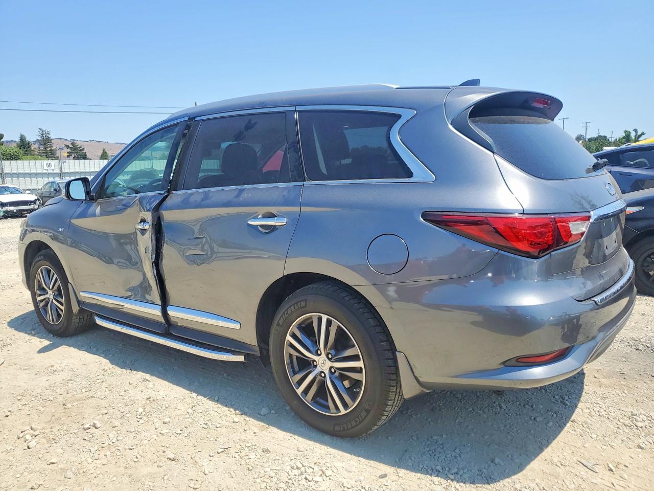 2017 INFINITI QX60 BASE — снимка 2