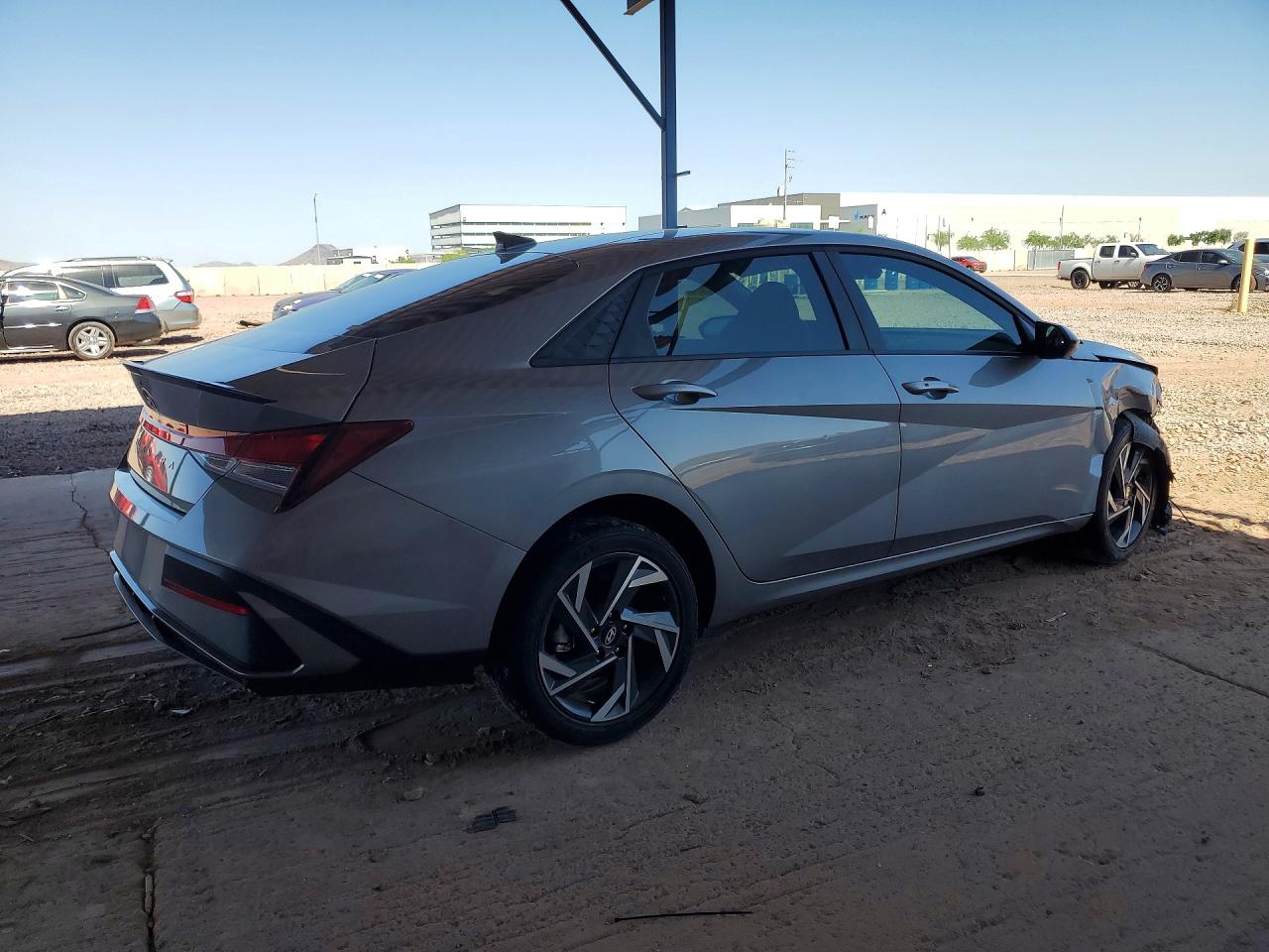 2025 HYUNDAI ELANTRA SEL SPORT — снимка 3
