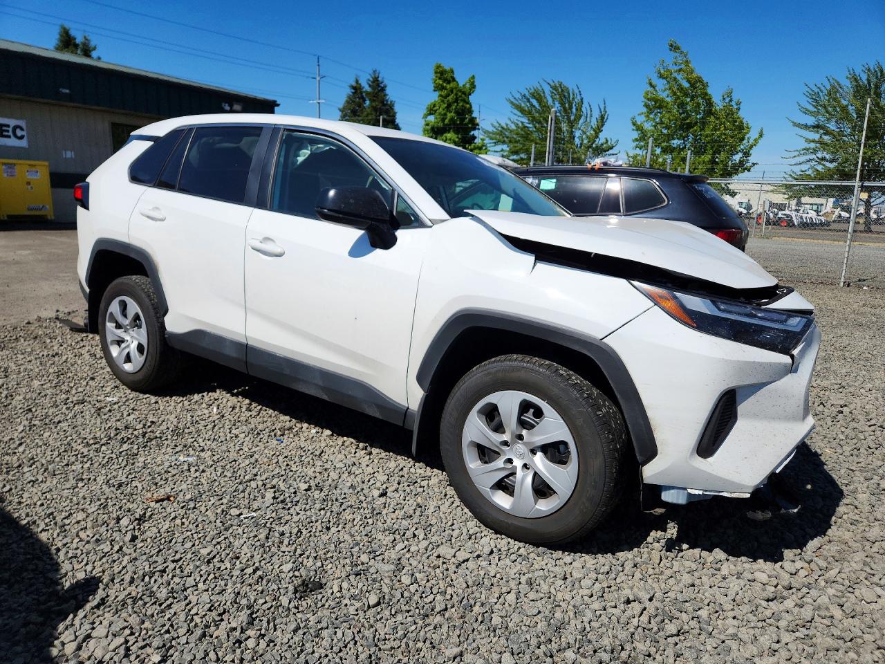 2025 TOYOTA RAV4 LE — снимка 4