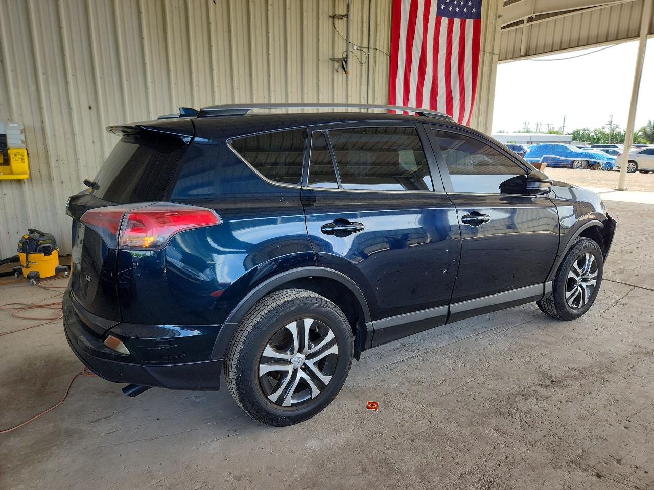 2017 TOYOTA RAV4 LE — снимка 3