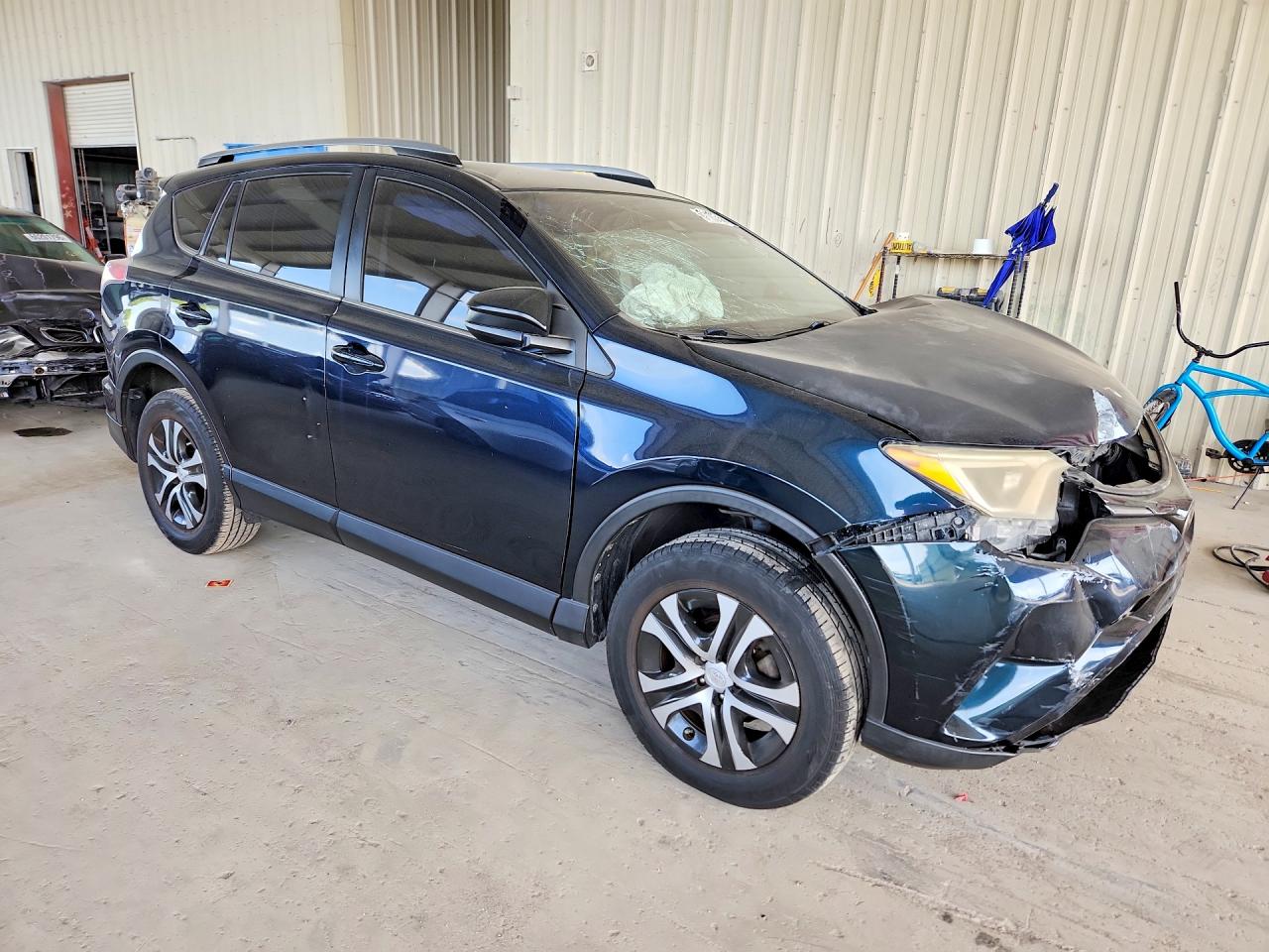 2017 TOYOTA RAV4 LE — снимка 4