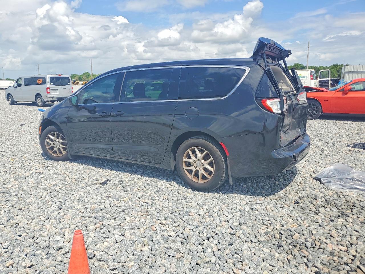 2017 CHRYSLER PACIFICA TOURING — снимка 2