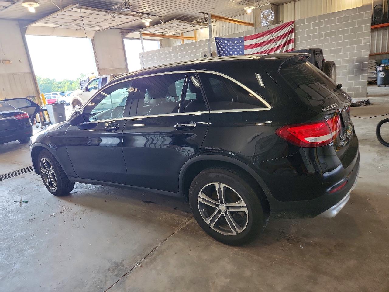 2016 MERCEDES-BENZ GLC 300 4MATIC — снимка 2