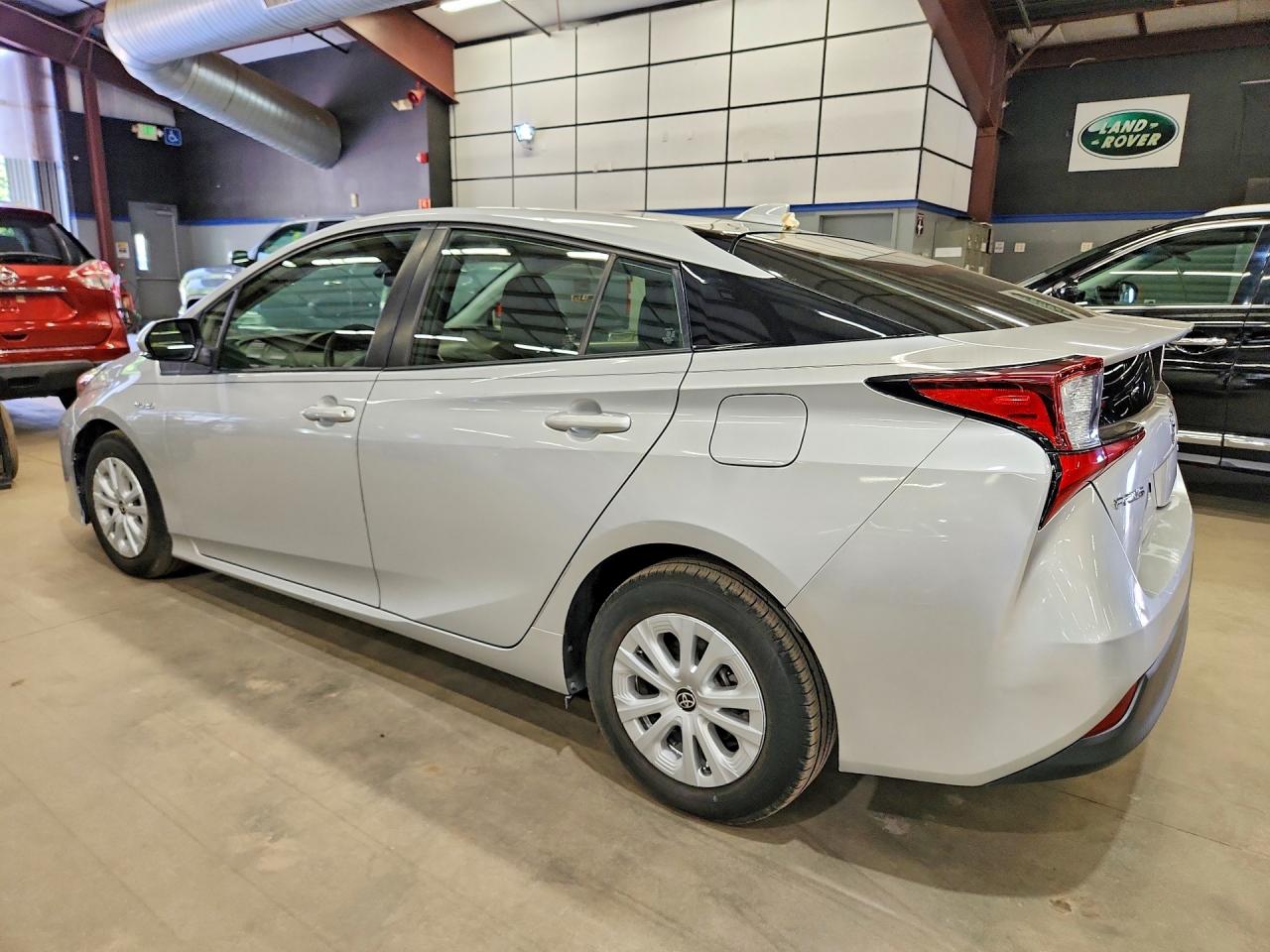 2020 TOYOTA PRIUS L ECO — снимка 2