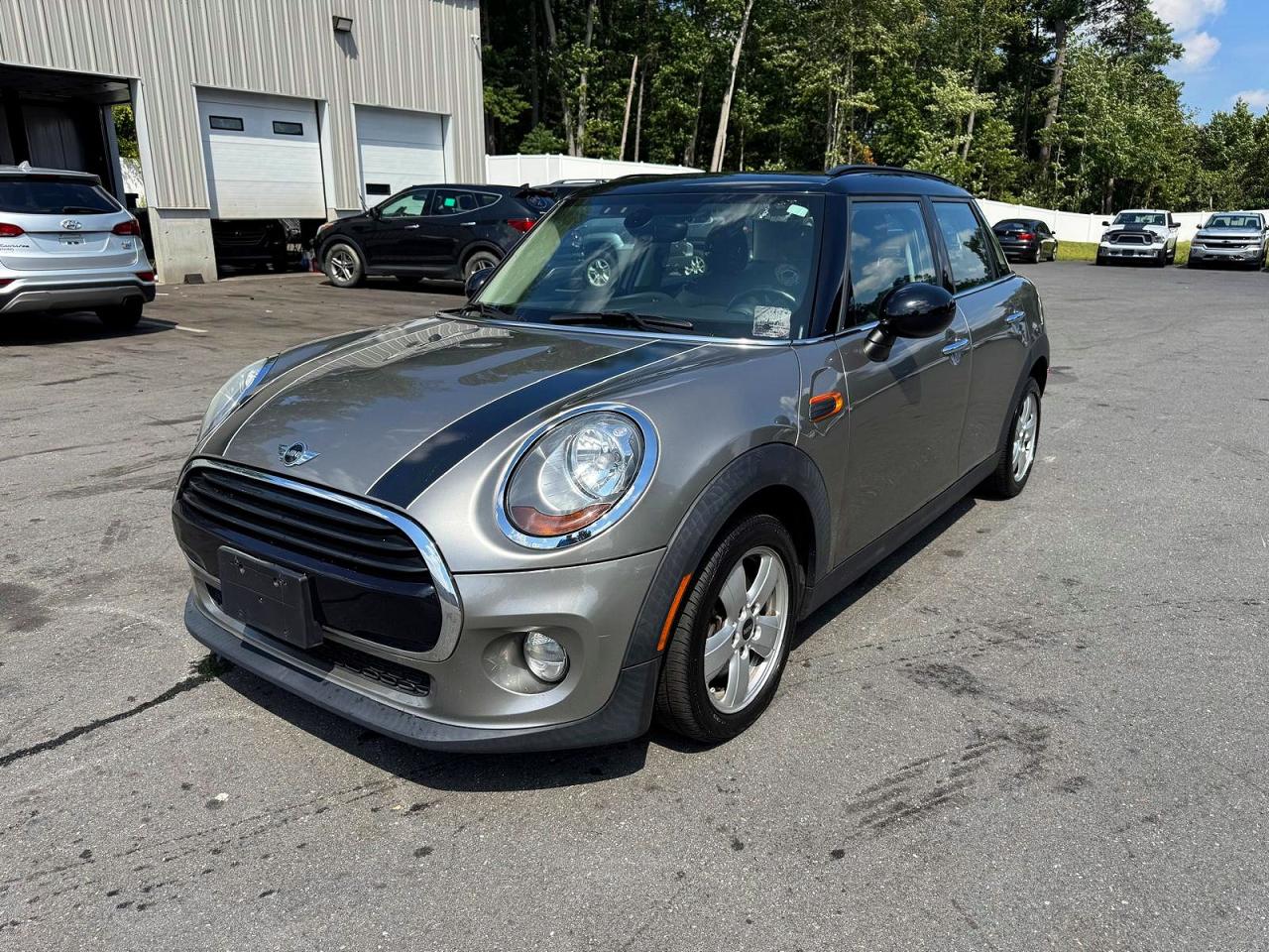 2018 MINI COOPER