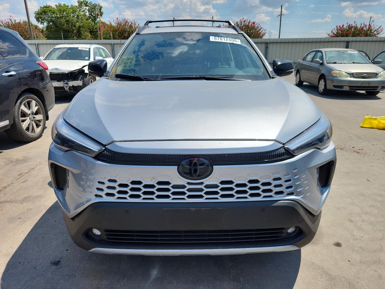 2026 TOYOTA COROLLA CROSS HYBRID XSE — снимка 5