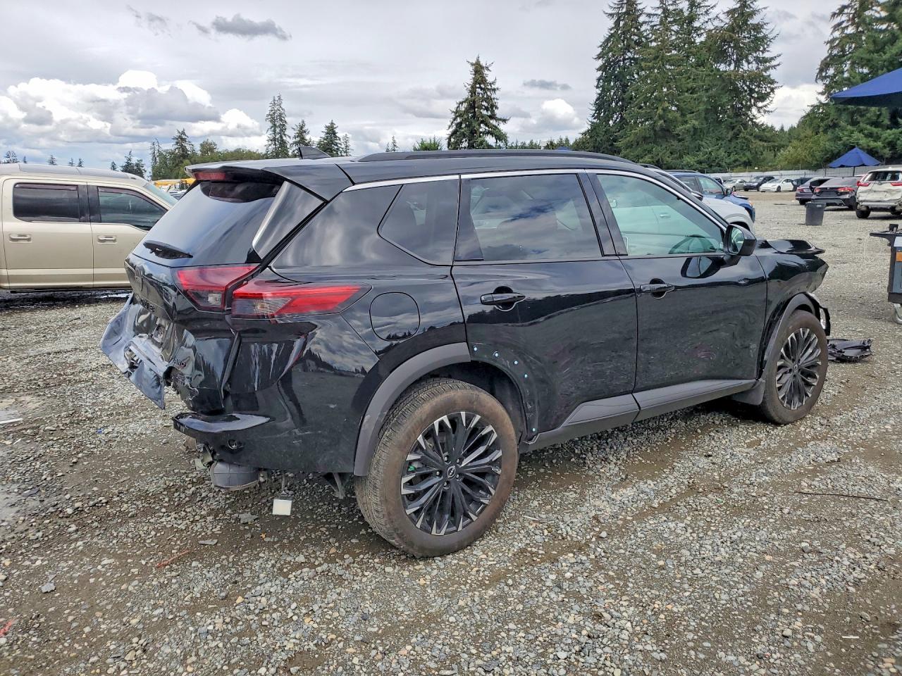 2026 NISSAN ROGUE DARK ARMOR — снимка 3