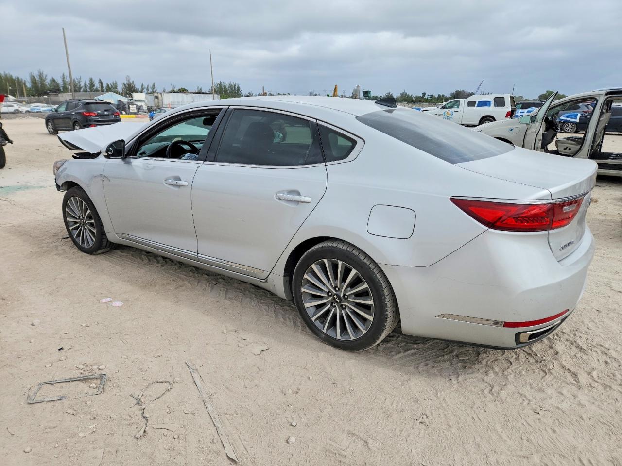 2017 KIA CADENZA PREMIUM — снимка 2