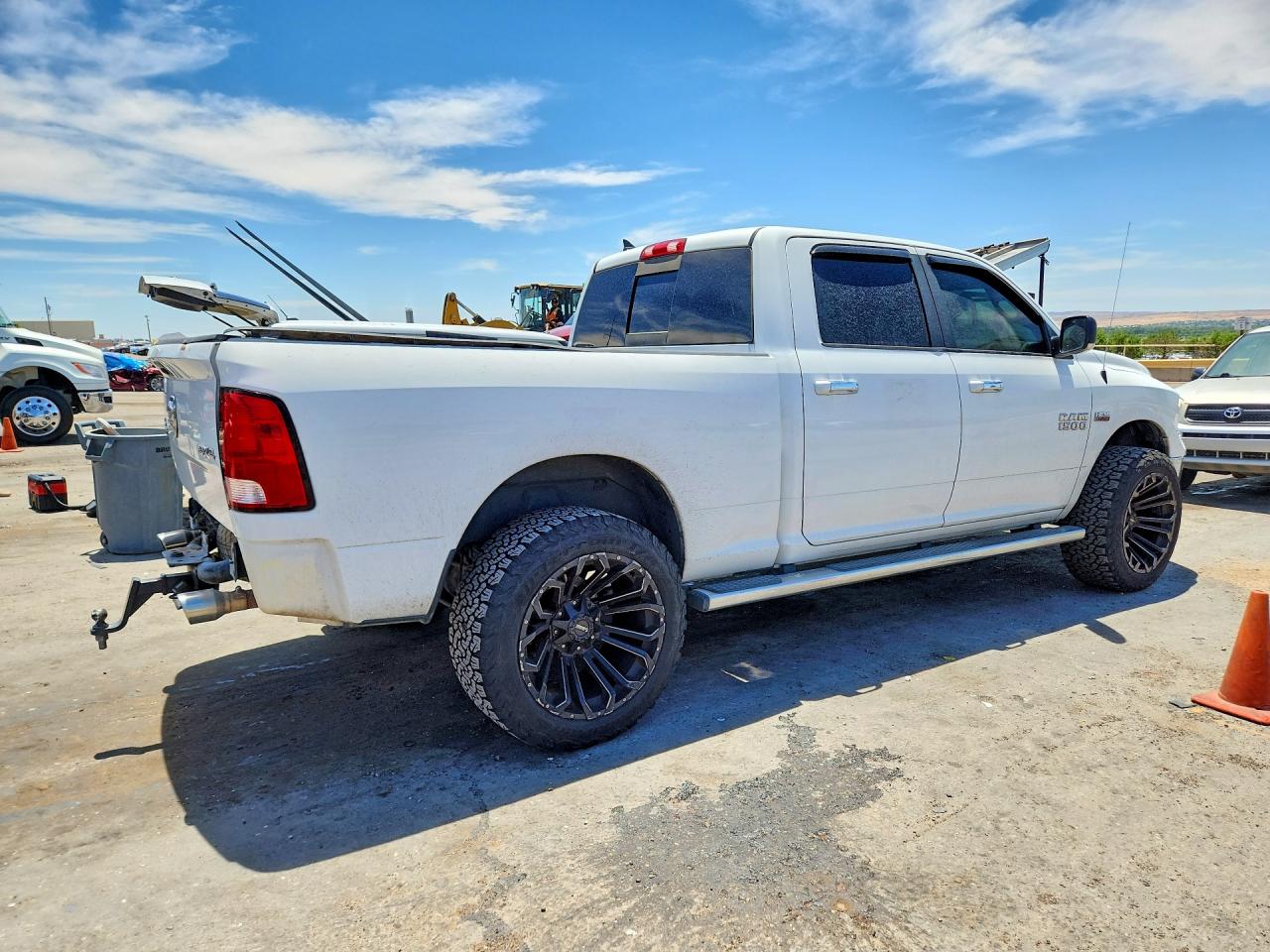 2015 RAM 1500 SLT — снимка 3
