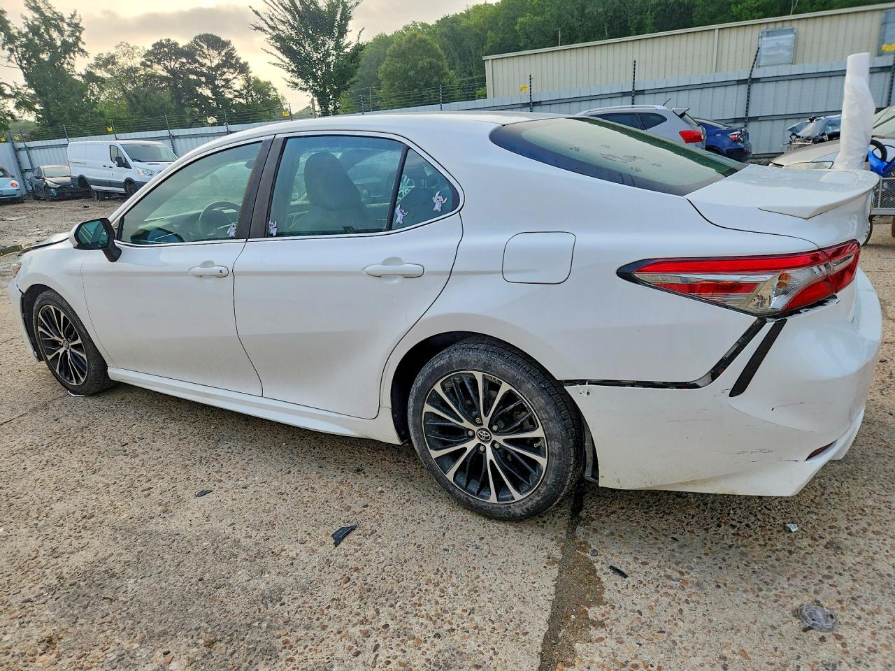 2018 TOYOTA CAMRY SE — снимка 2