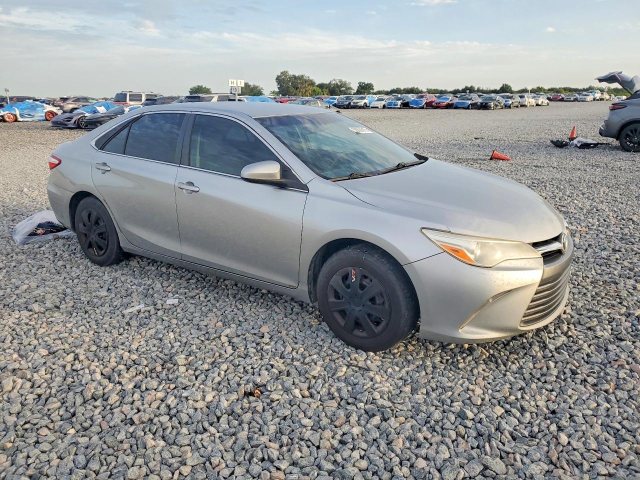 2017 TOYOTA CAMRY LE — снимка 4