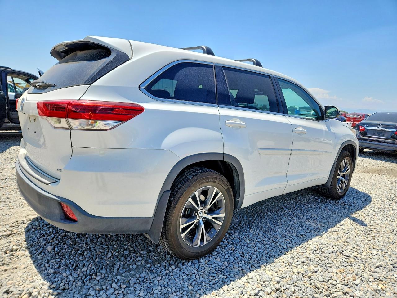 2017 TOYOTA HIGHLANDER LE — снимка 3