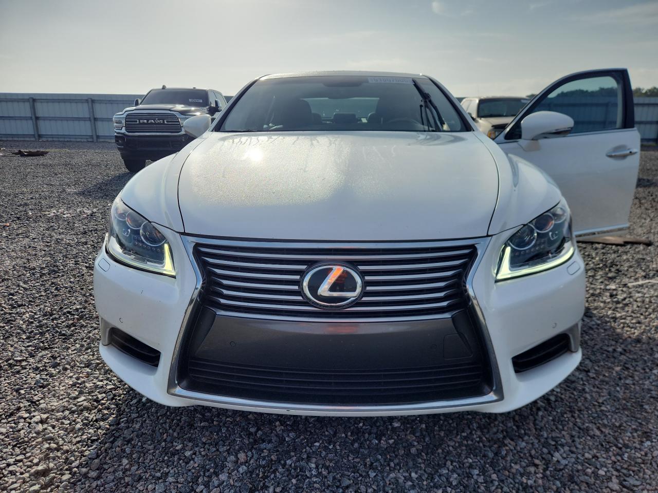 2013 LEXUS LS 460L — снимка 5