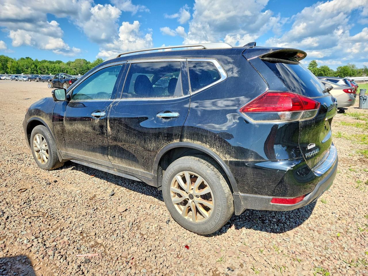 2017 NISSAN ROGUE SV — снимка 2