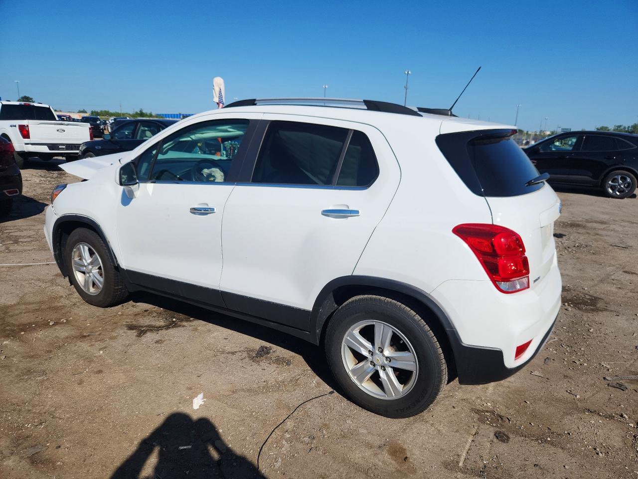 2019 CHEVROLET TRAX 1LT — снимка 2