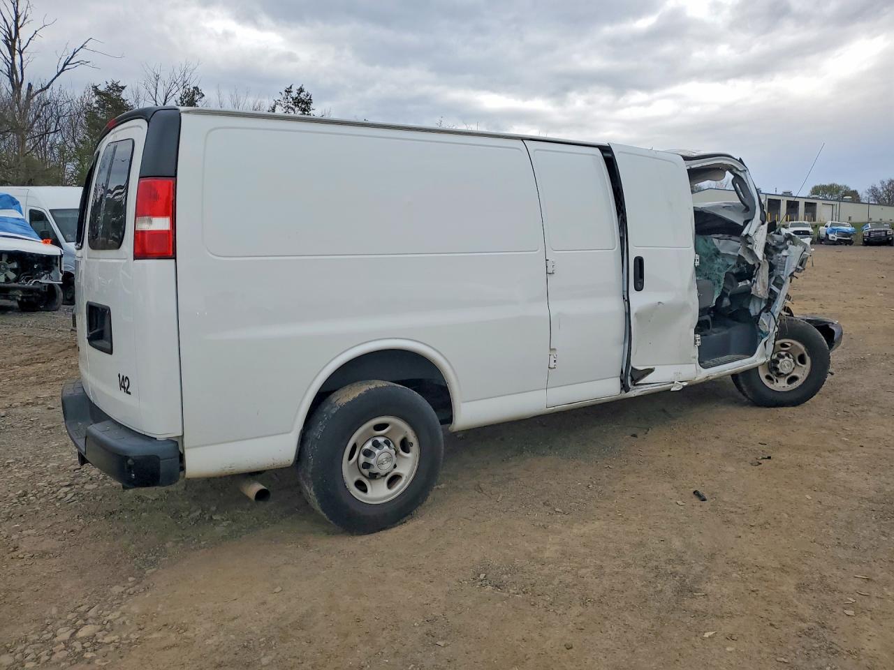 2019 CHEVROLET EXPRESS G2500 — снимка 3