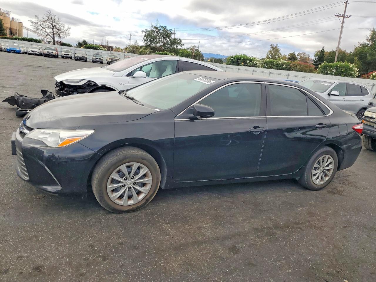 2017 TOYOTA CAMRY LE