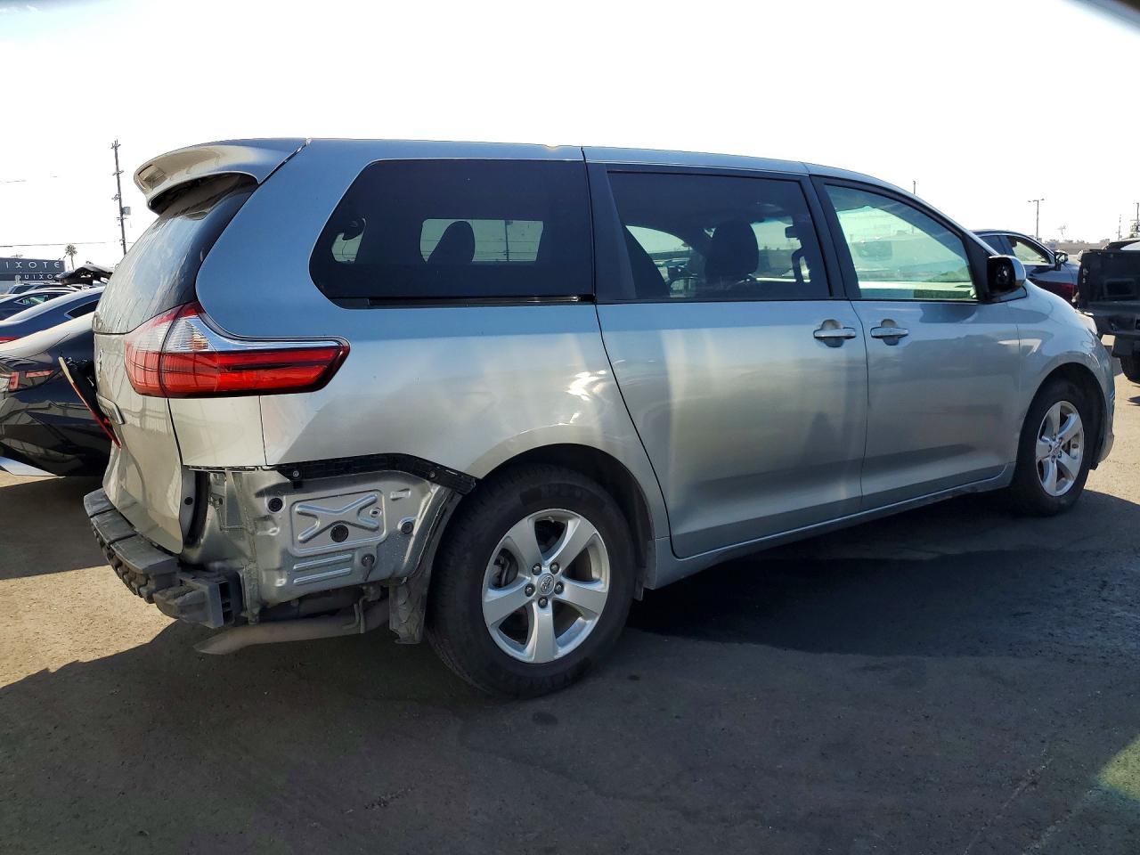 2017 TOYOTA SIENNA L 7-PASSENGER — снимка 3