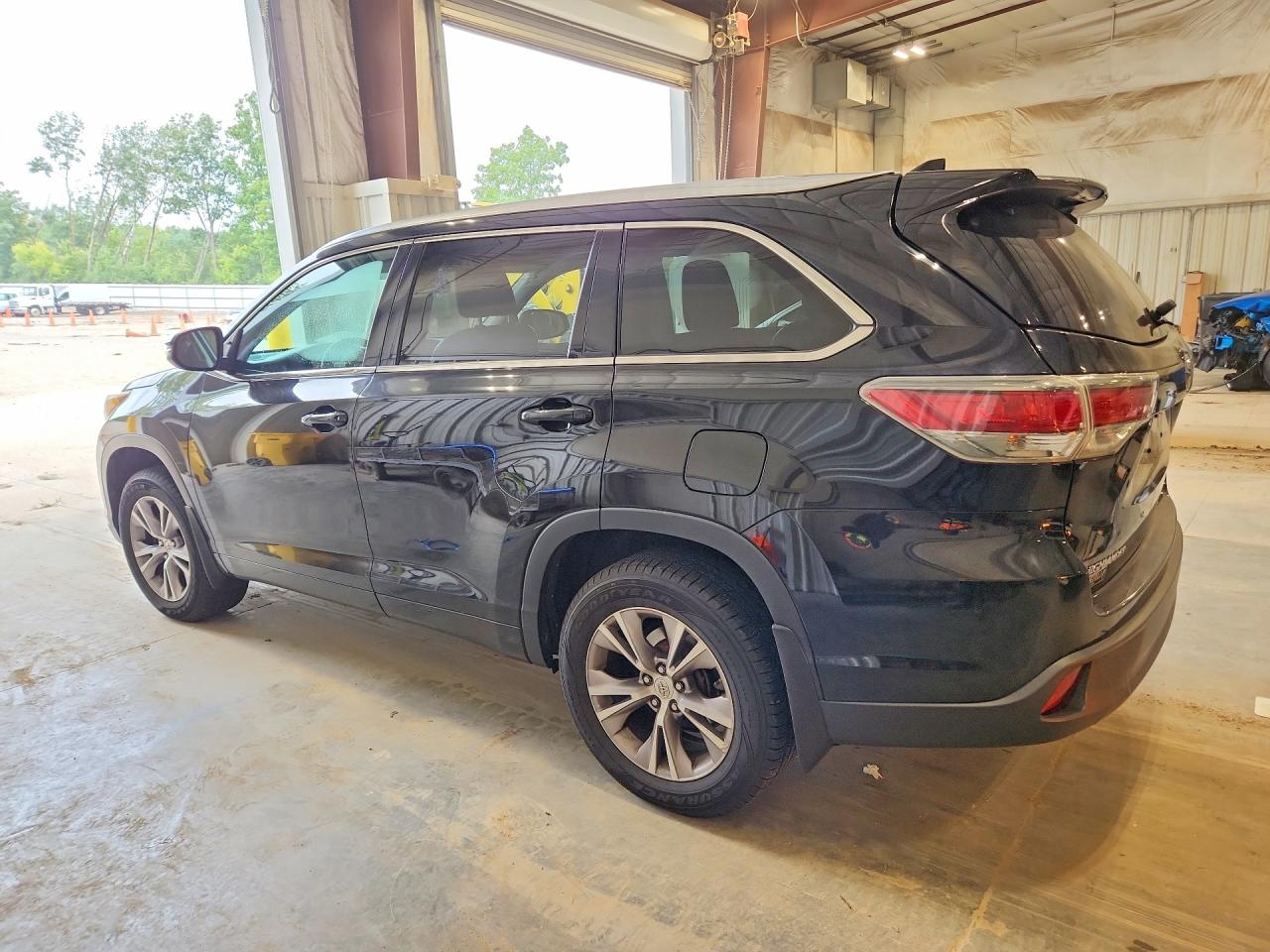 2015 TOYOTA HIGHLANDER XLE — снимка 2