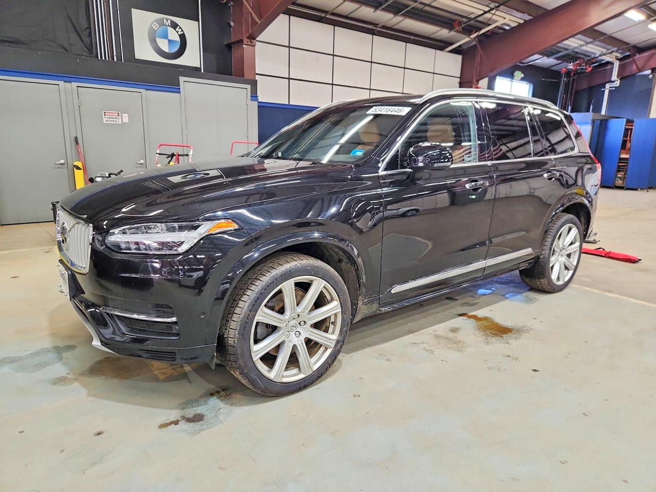 2017 VOLVO XC90 T8