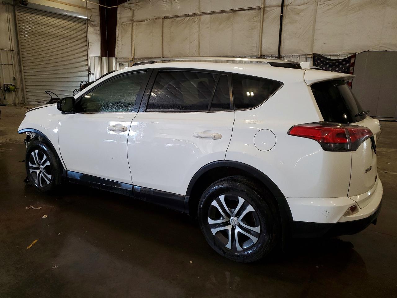 2018 TOYOTA RAV4 LE — снимка 2