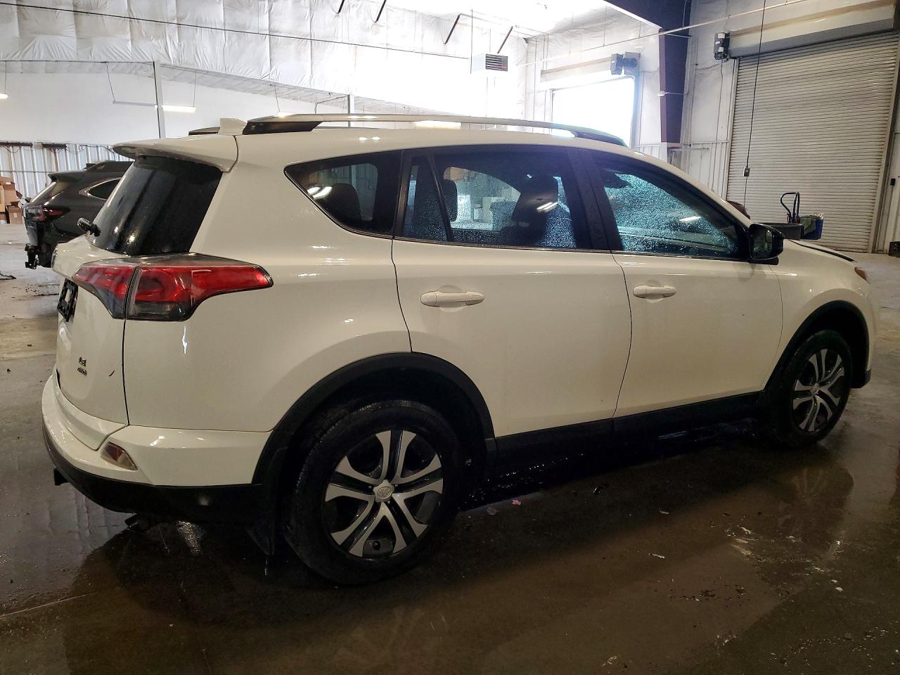 2018 TOYOTA RAV4 LE — снимка 3