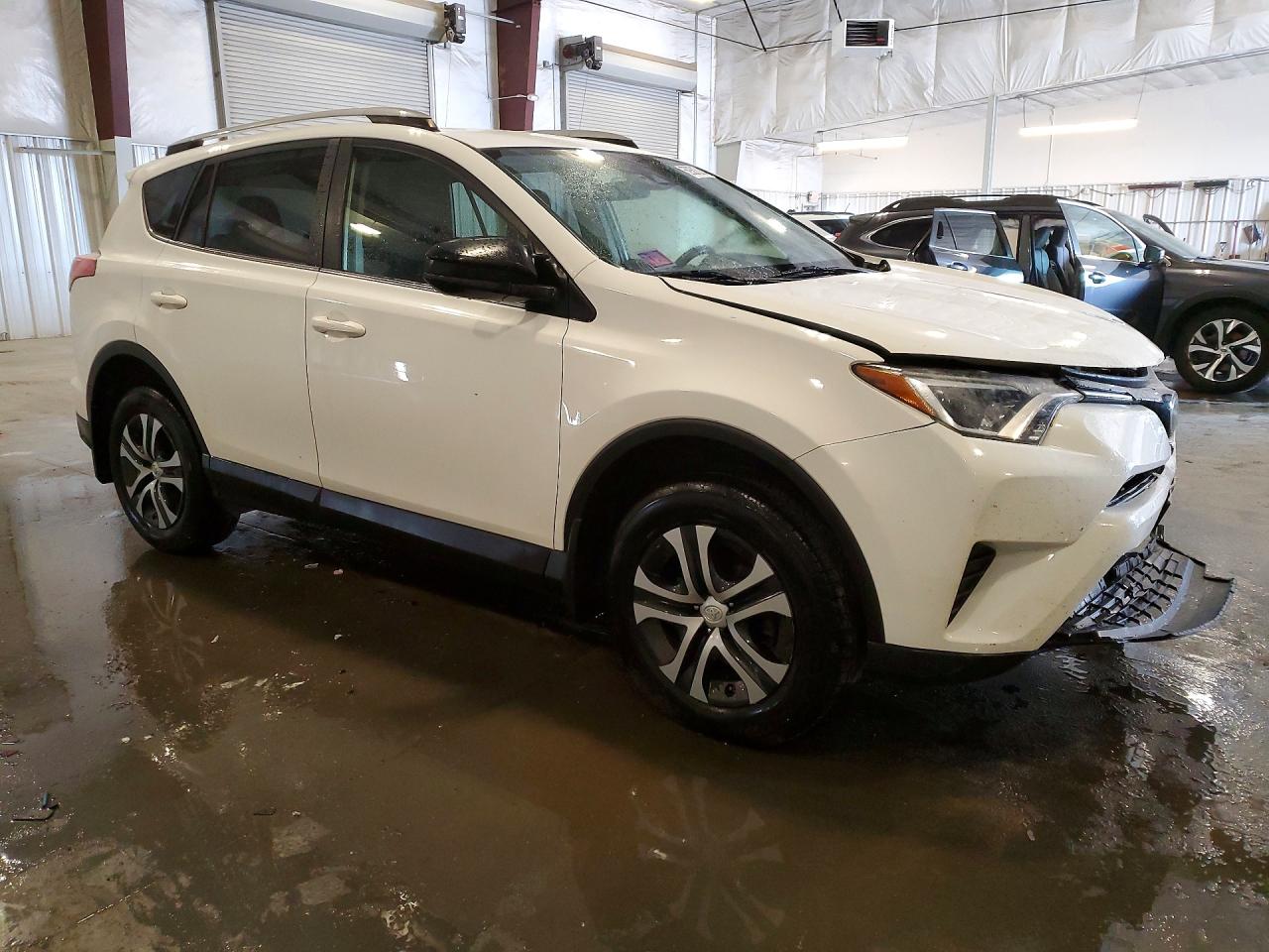 2018 TOYOTA RAV4 LE — снимка 4