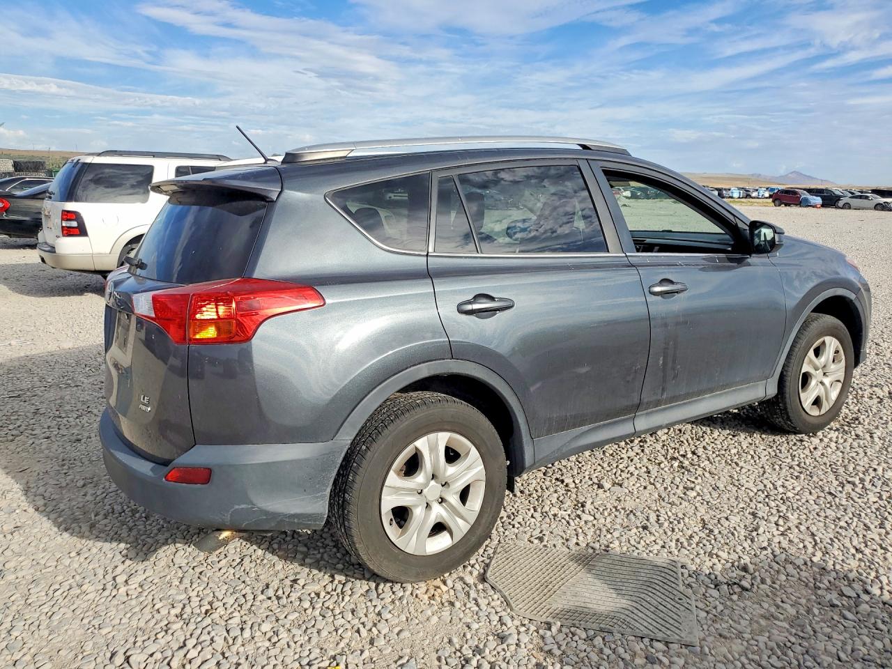 2015 TOYOTA RAV4 LE — снимка 3