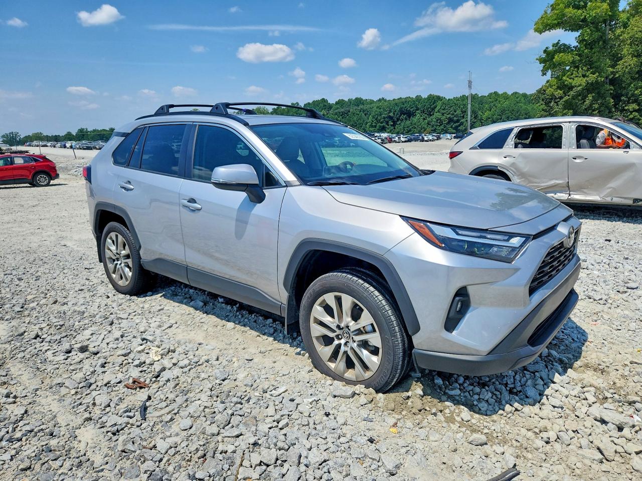 2025 TOYOTA RAV4 XLE PREMIUM — снимка 4