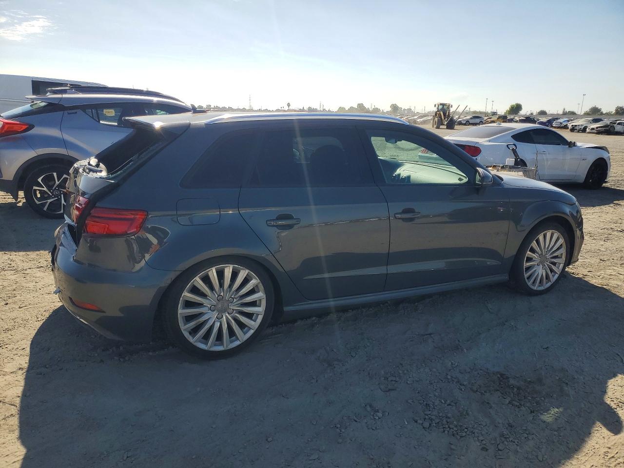 2017 AUDI A3 E-TRON PREMIUM — снимка 3